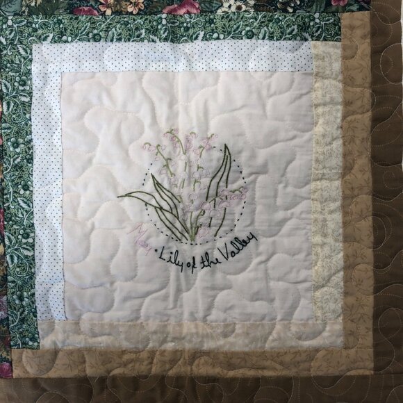 Handcrafted Quilt Flower of the Month Embroidery Patchwork Design Meander 70x55 - Picture 13 of 16